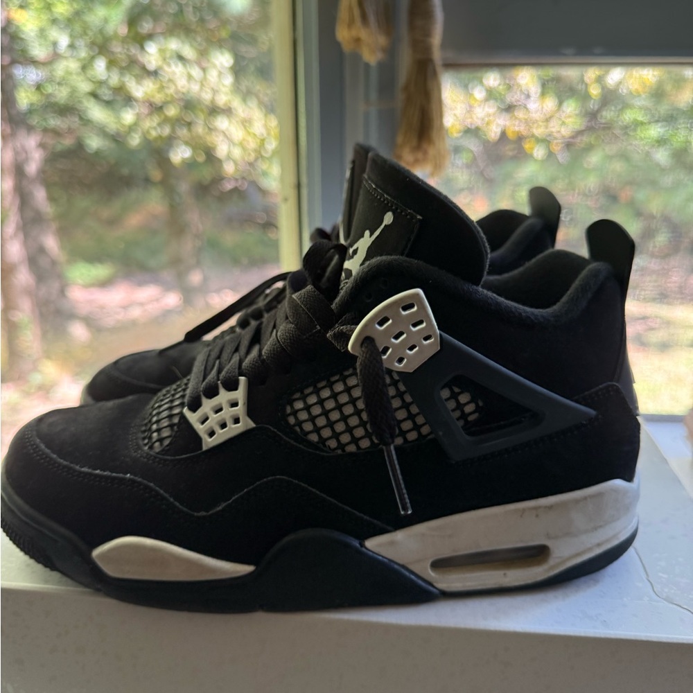 Men's Jordan Air Jordan 4 "White Thunder" Retro Basketball Shoes
